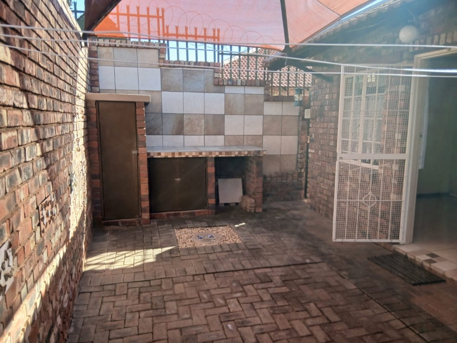 2 Bedroom Property for Sale in Pentagon Park Free State